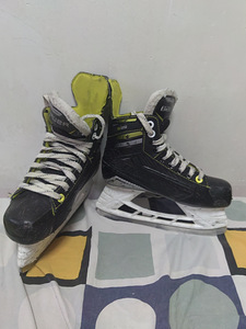 Продам хоккейные коньки BAUER размер стопы 35,5