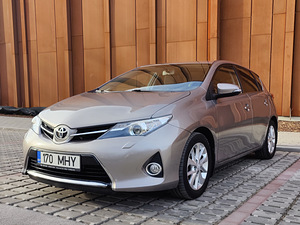 Toyota Auris 2013, 1.6 бензин, автоматическая коробка передач, 2013