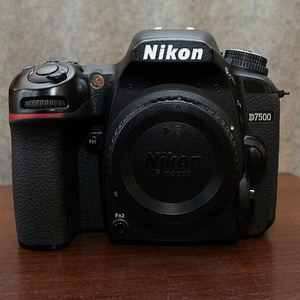 Nikon D7500 kere