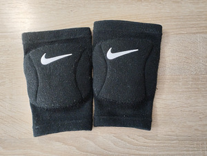 Nike põlvekaitsmed