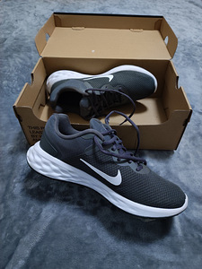 Кроссовки Nike Revolution 6 Grey EU 42