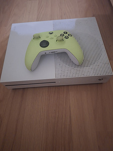 Xbox one S + консоль для продажи