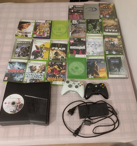 Xbox360,kaks pulti, ühendus kaabel,23 mängu