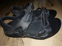 Малоношенные сандали Crocs Swiftwater 39-40