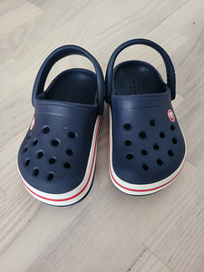 Crocs sandaalid plätud suurus C6