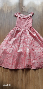 Müüa ilus pidulik kleit tüdrukule, suurus 146 cm