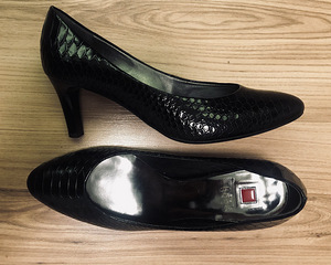 Müüa väga heas seisukorras Högl naiste kingad