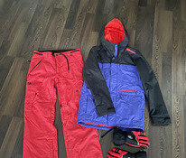Лыжный комплект: куртка+штаны+перчатки+шапка+защита