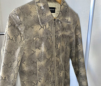 Винтажная кожаная куртка со змеиным рисунком