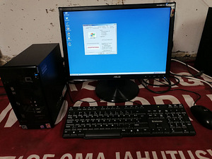 Compaq PC,Asus monitor