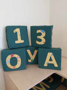 Mягкие кубики-подушки с буквами и цифрами.Комплект