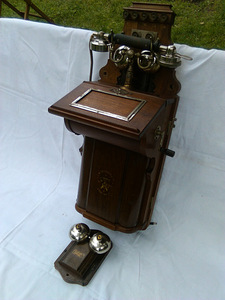 Антикварный настенный телефон Ericsson 1900 года