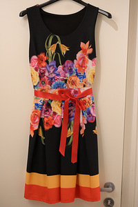 Платье с цветочным принтом н. С