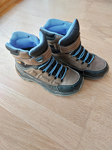 Детские зимние ботинки, приличные. Размер 34