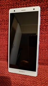 Мобильный телефон Sony Xperia XZ2