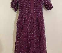 Вязаное платье-туника, украшено бусинами, ручная работа