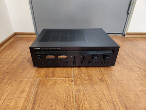 AM/FM-приемник Yamaha CR-640 с естественным звуком