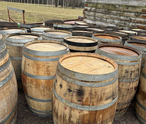 Дубовые бочки из-под виски, рома, коньяка и вина