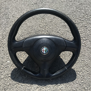 Alfa Romeo nahast rool + airbag