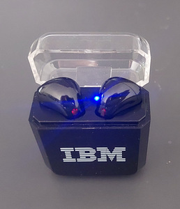 IBM juhtmevabad kõrvaklapid