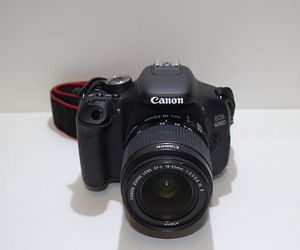 Canon EOS 600D + 18-55mm IS II Kit