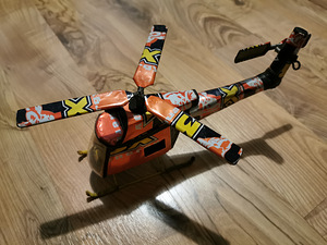 Energiajoogi purgist tehtud helikopteri mudel KÄSITÖÖ