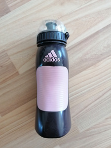 Бутылка для питья adidas с крышкой
