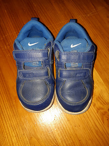 Nike кроссовки 25