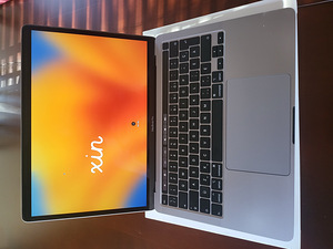 MacBook Pro 13 - 2020 - Intel Core i5 8GB 256GB + Touch Bar
