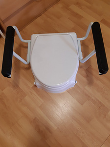 Кресло-туалет, стульчак для инвалидов пожилых людей