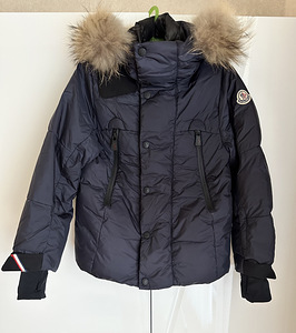 Зимняя курточка Moncler