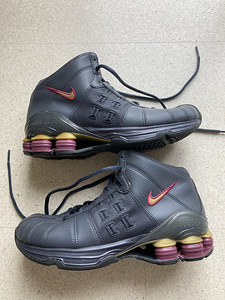 Новые кроссовки Nike Shox, размер 37,5
