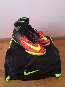 Новые бутсы для мини-футбола Nike MercurialX Proximo II
