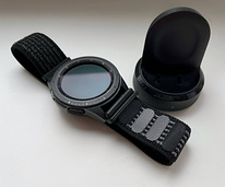 Samsung Galaxy watch (42mm) SM-R810 с беспроводной зарядкой