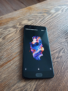 OnePlus 5 128 ГБ (черный)