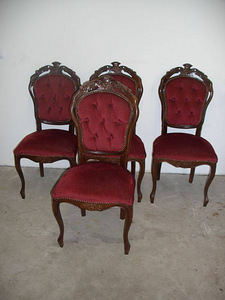 4 osaline komplekt punaseid toole