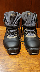 Лыжные ботинки Salomon № 38 SNS
