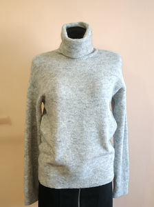 Стильный теплый женский базовый свитер от HM 36-38 р