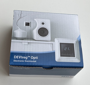 Devireg™ OPTI 140F1055 Electronic Thermostat Weekly Timer