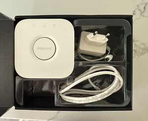 Philips Hue Bridge (gen 2) (1 foto / 2)