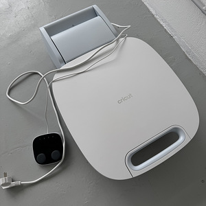 Cricut Autopress (1 foto / 2)