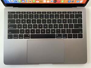 MacBook Pro 13 8GB / 256GB SSD (6 foto / 6)