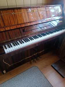 Продам пианино (2 фото из 2)