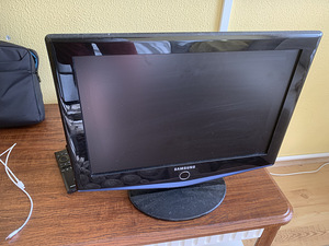 SAMSUNG 19 Inch LE19R71B HD Ready LCD TV - IFESOLOX (3 foto / 3)
