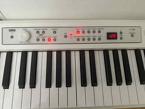 KORG LP-380 WH U цифровое пианино + стул (2 фото из 7)