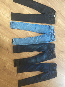 Продам джинсы мальчику длиной ~ 146-156 см.
