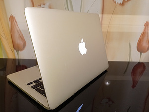 MacBook Pro 13 (Retina - i5/8GB/128GB) (1 foto / 8)