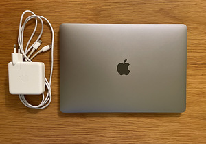 MacBook Pro 13' 2017 12/256 i5 (1 фото из 8)