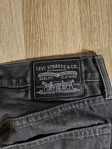Мужские джинсы Levis (5 фото из 5)