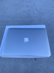 Macbook air 13,3 2017 (2 foto / 4)